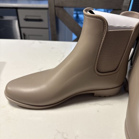 A New Day Women's Taupe Chelsea Rain Boots Size 9 Waterproof - Picture 2 of 11